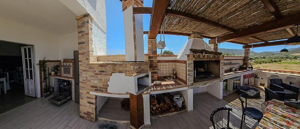 Mari & Monti Bed and Breakfast Giba Esterno foto